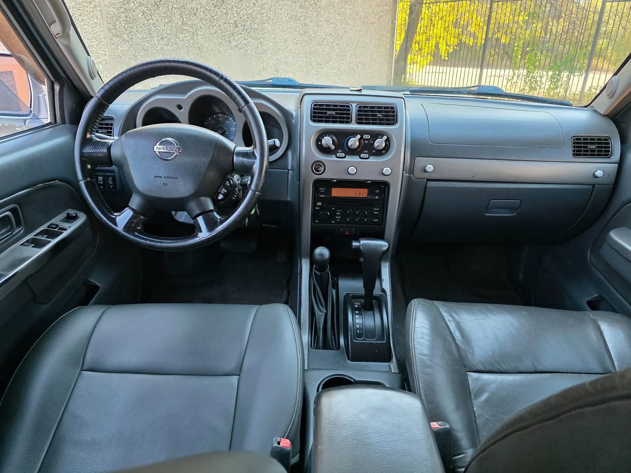 Used 2002 Nissan Frontier SE image 17