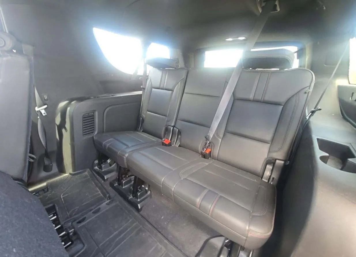 Used 2021 Chevrolet Suburban RST w/ Luxury Package image 48