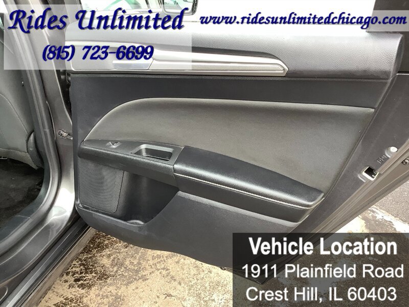 Used 2018 Ford Fusion SE FWD image 26