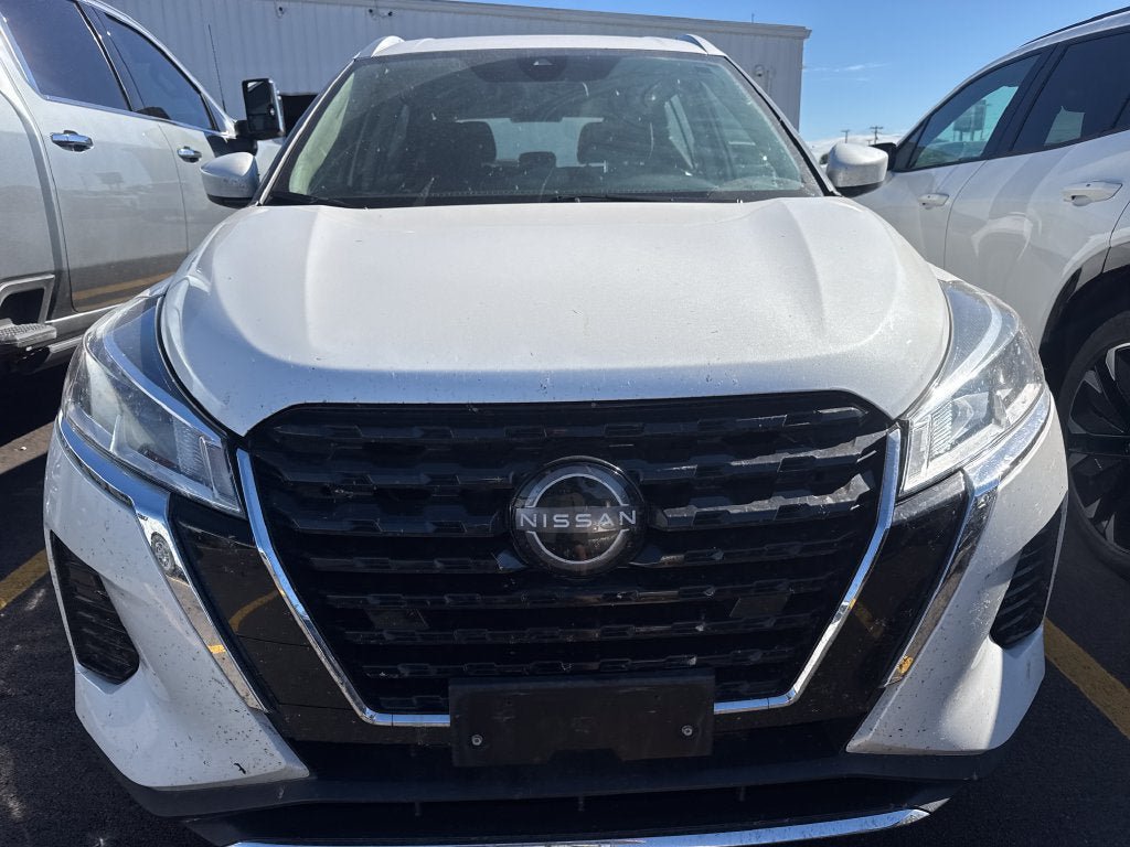 Used 2024 Nissan Kicks SV FWD image 2