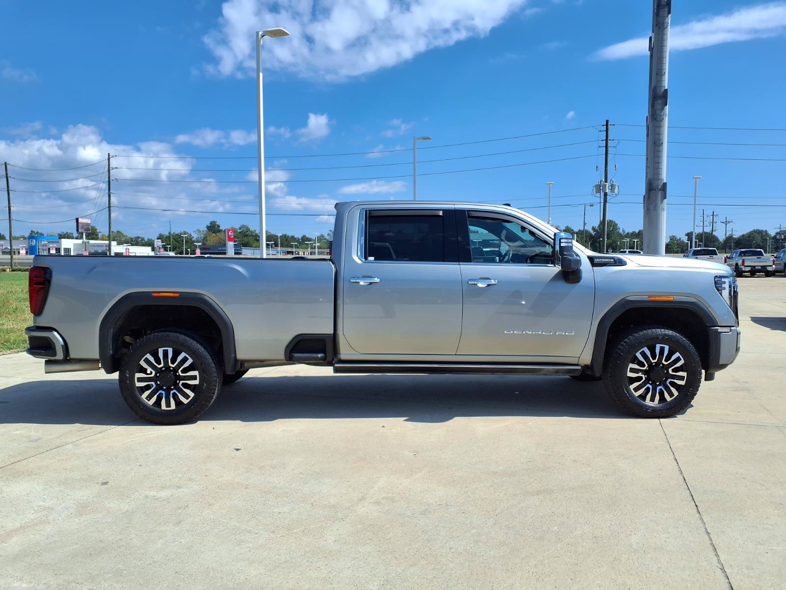 Used 2025 GMC Sierra 3500 Denali Ultimate AWD/4WD image 5