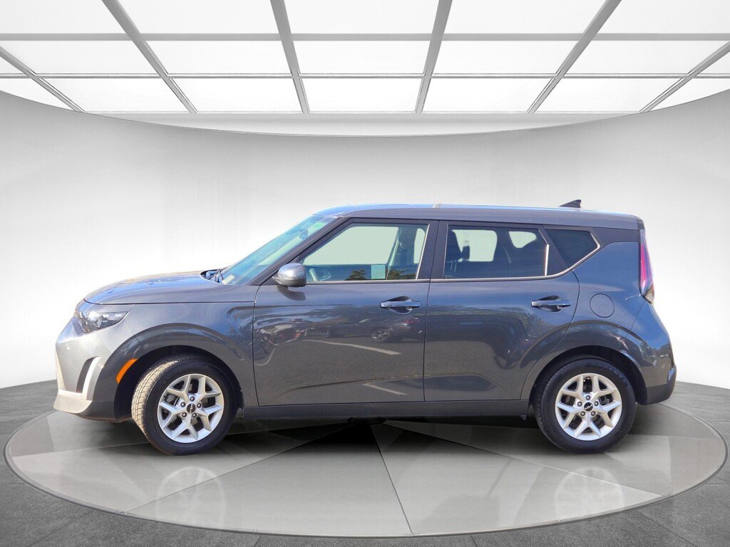 Used 2024 Kia Soul LX w/ Option Group 015 FWD image 6