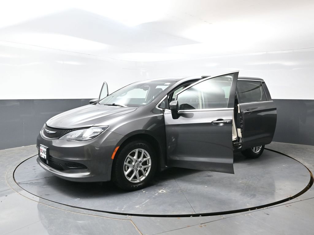 Used 2023 Chrysler Voyager LX FWD image 55