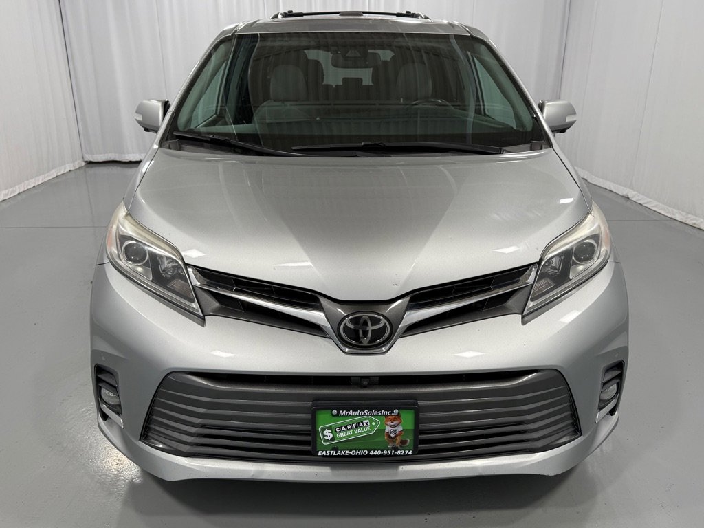 Used 2020 Toyota Sienna Limited Premium image 2