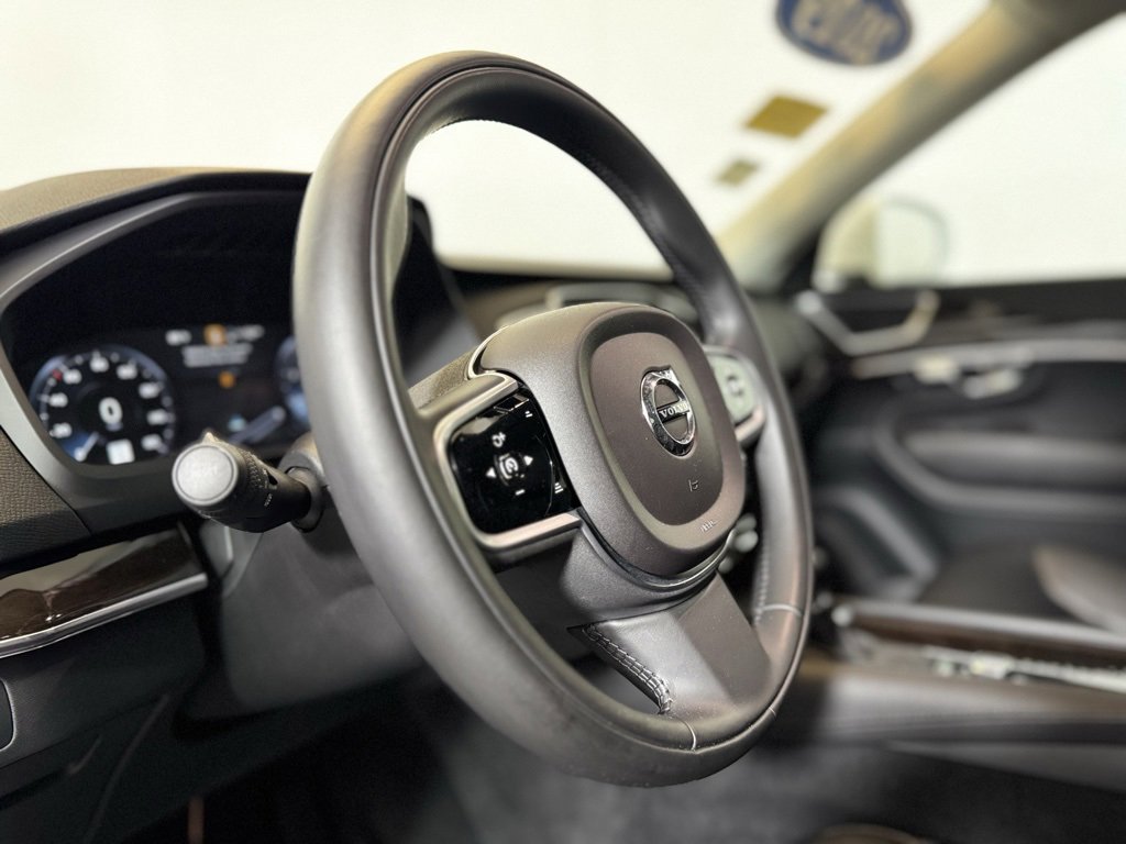 Used 2019 Volvo XC90 T6 Momentum w/ Advanced Package image 16
