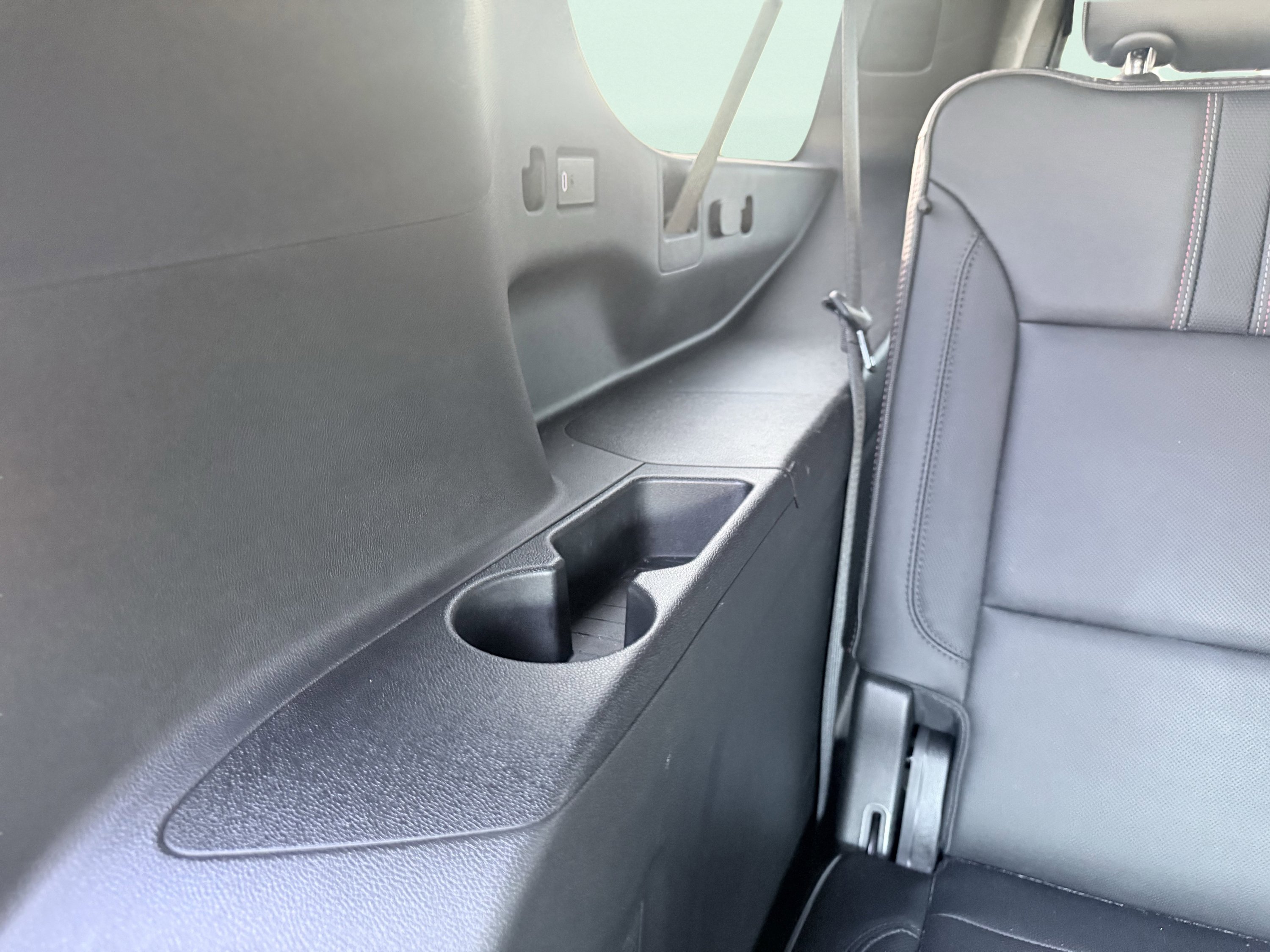 Used 2021 Chevrolet Suburban RST w/ Luxury Package image 31