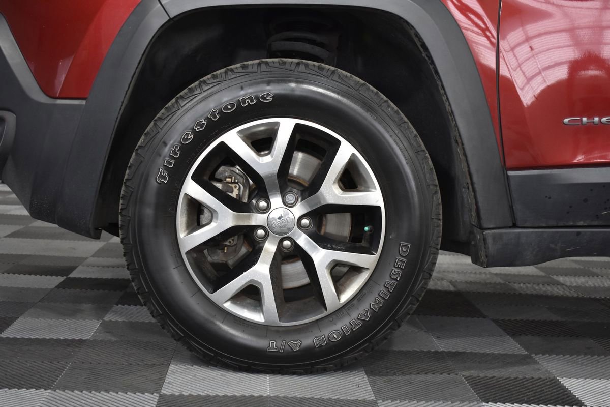 Used 2015 Jeep Cherokee Trailhawk w/ Cold Weather Group image 24