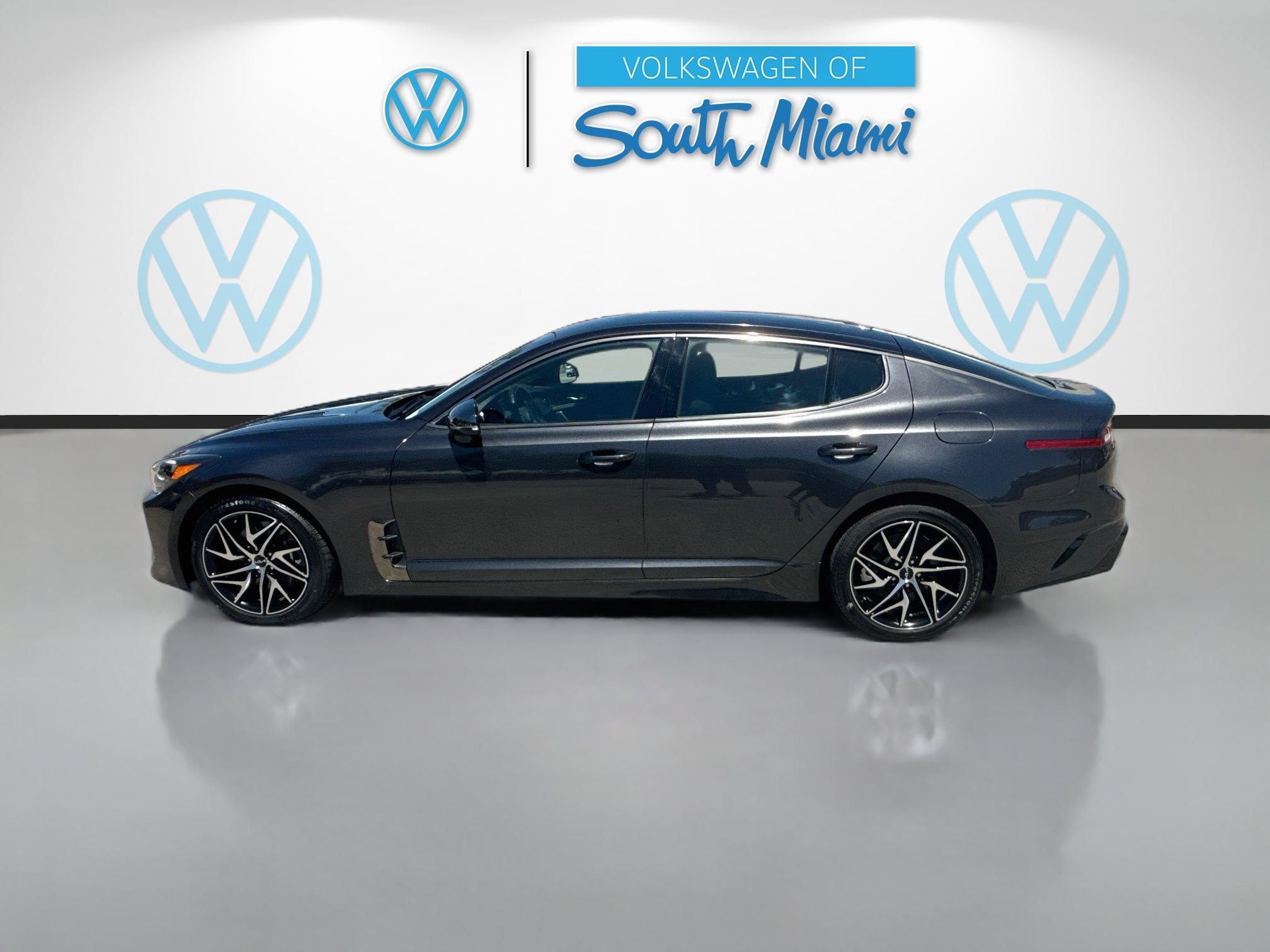 Used 2023 Kia Stinger GT-Line RWD image 4