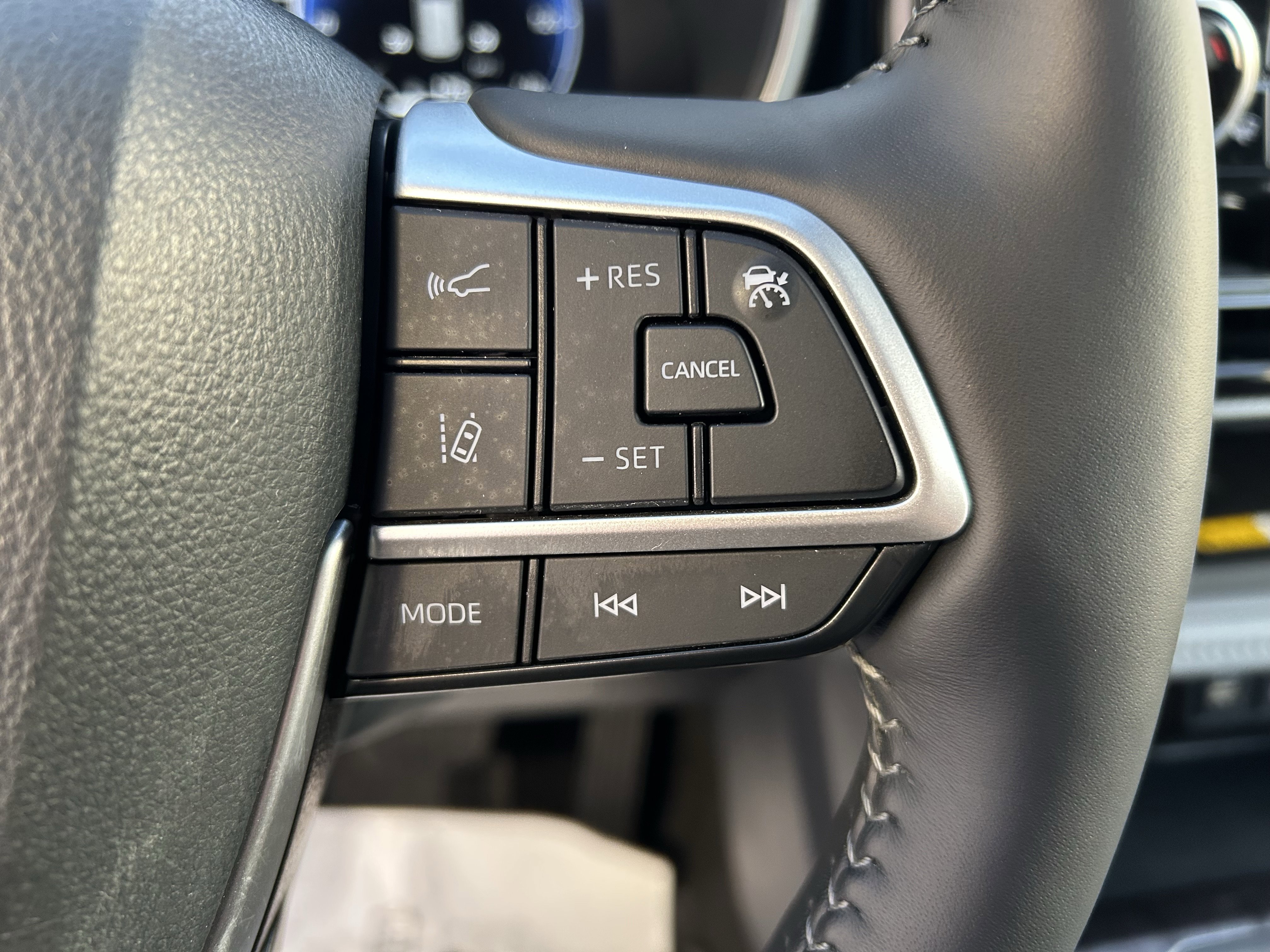 Used 2024 Toyota Highlander Platinum AWD/4WD image 29