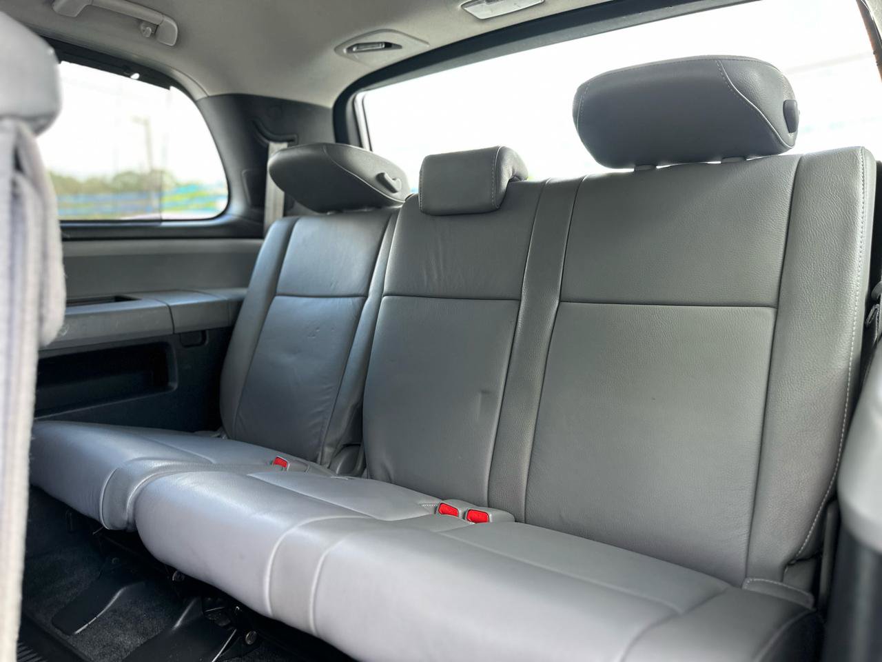 Used 2018 Toyota Sequoia Limited w/ Safety & Convenience Package AWD/4WD image 15
