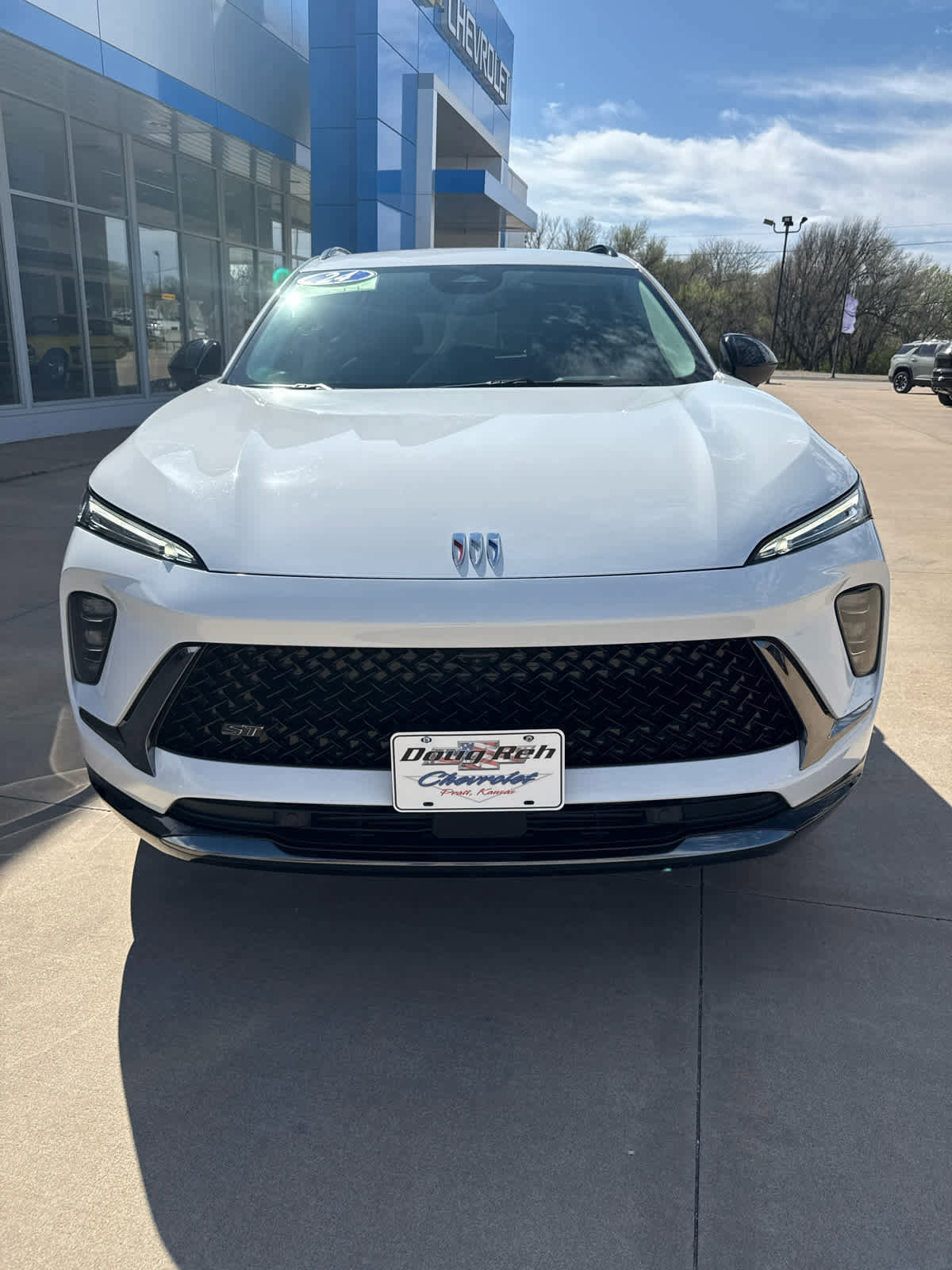 Used 2024 Buick Envision Sport Touring image 3