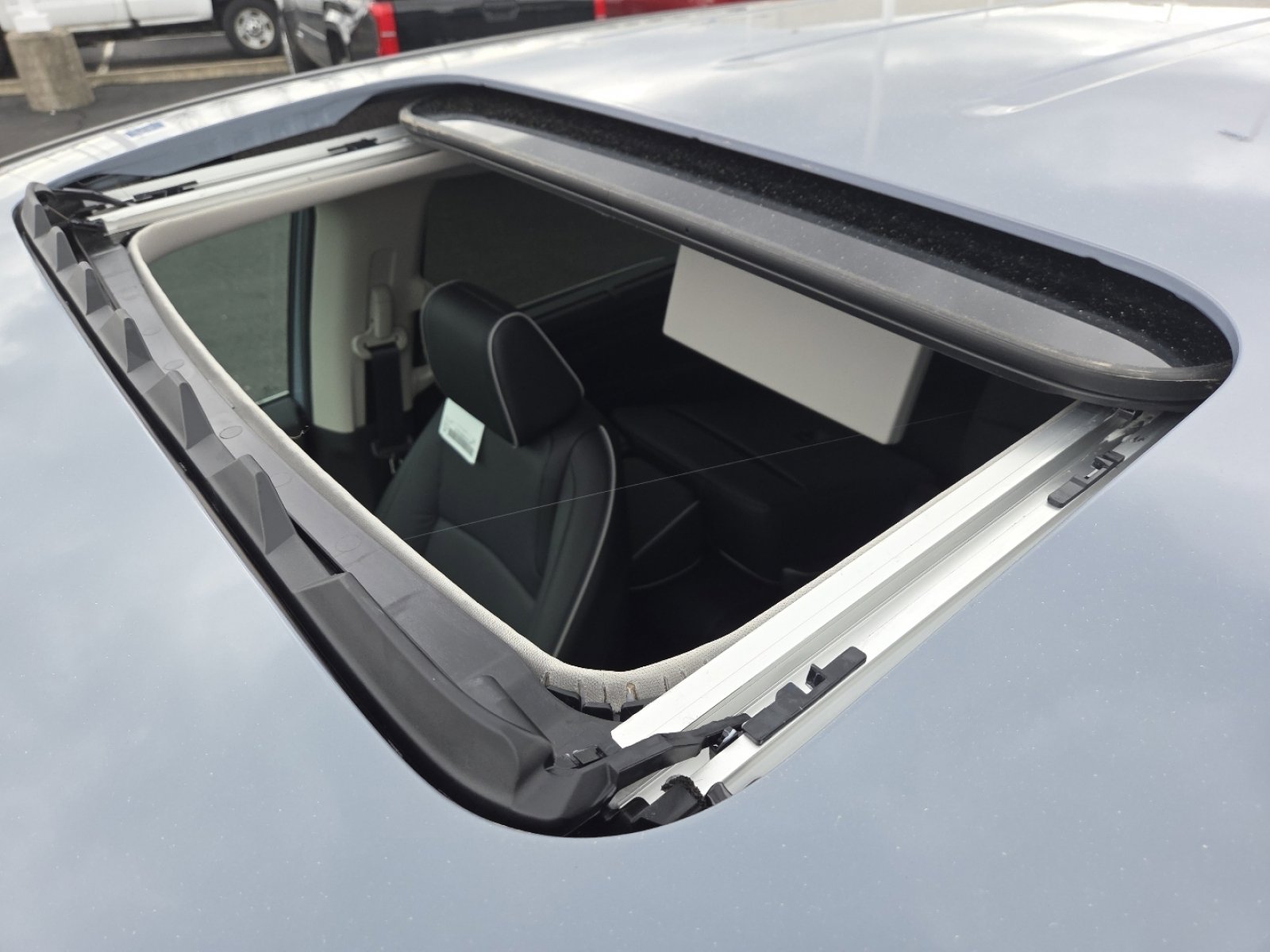 New 2026 Honda Odyssey Touring image 3