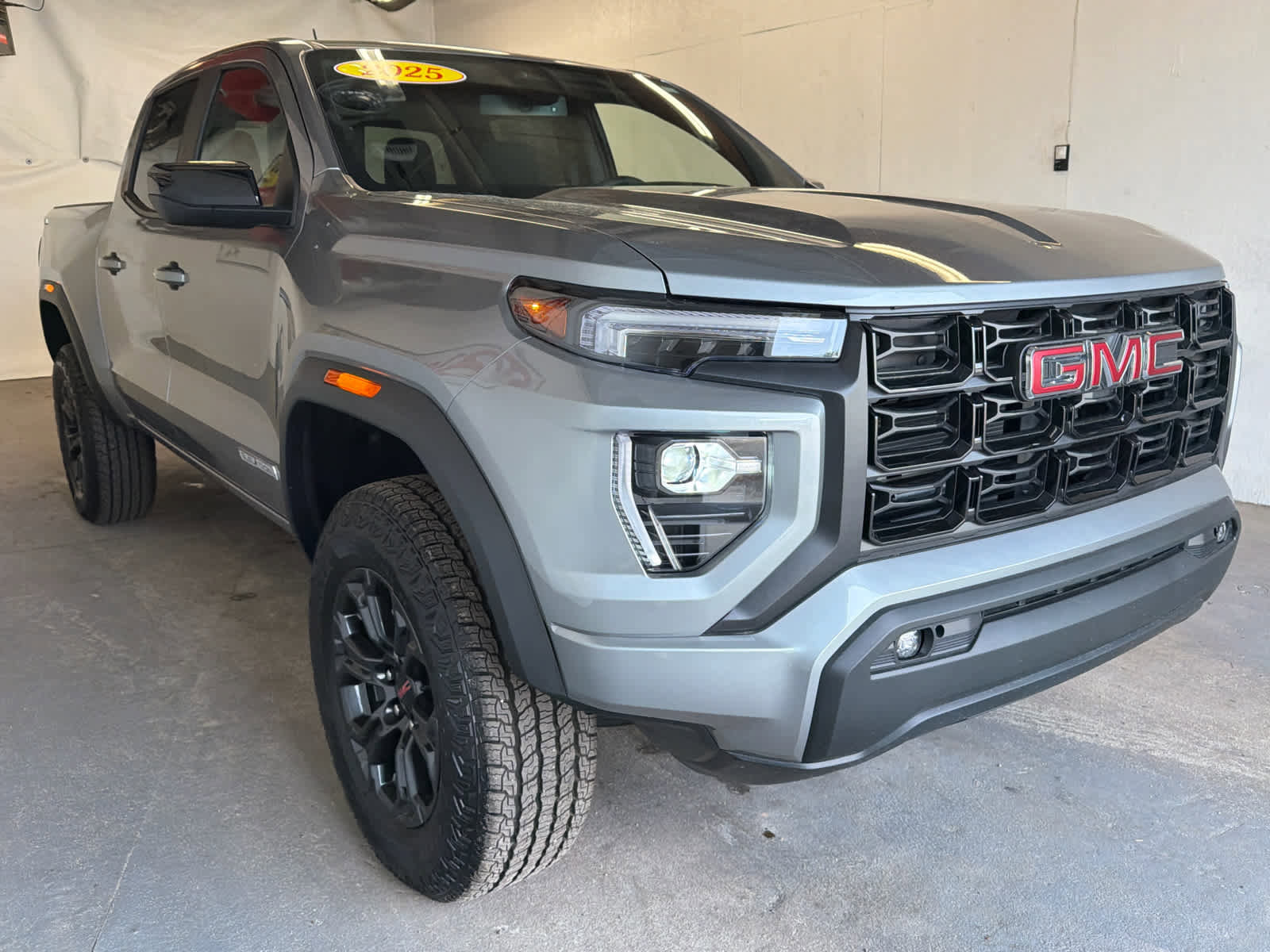 Used 2025 GMC Canyon Elevation w/ Convenience Package AWD/4WD image 4