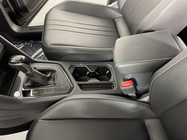 Used 2023 Volkswagen Tiguan SE image 28