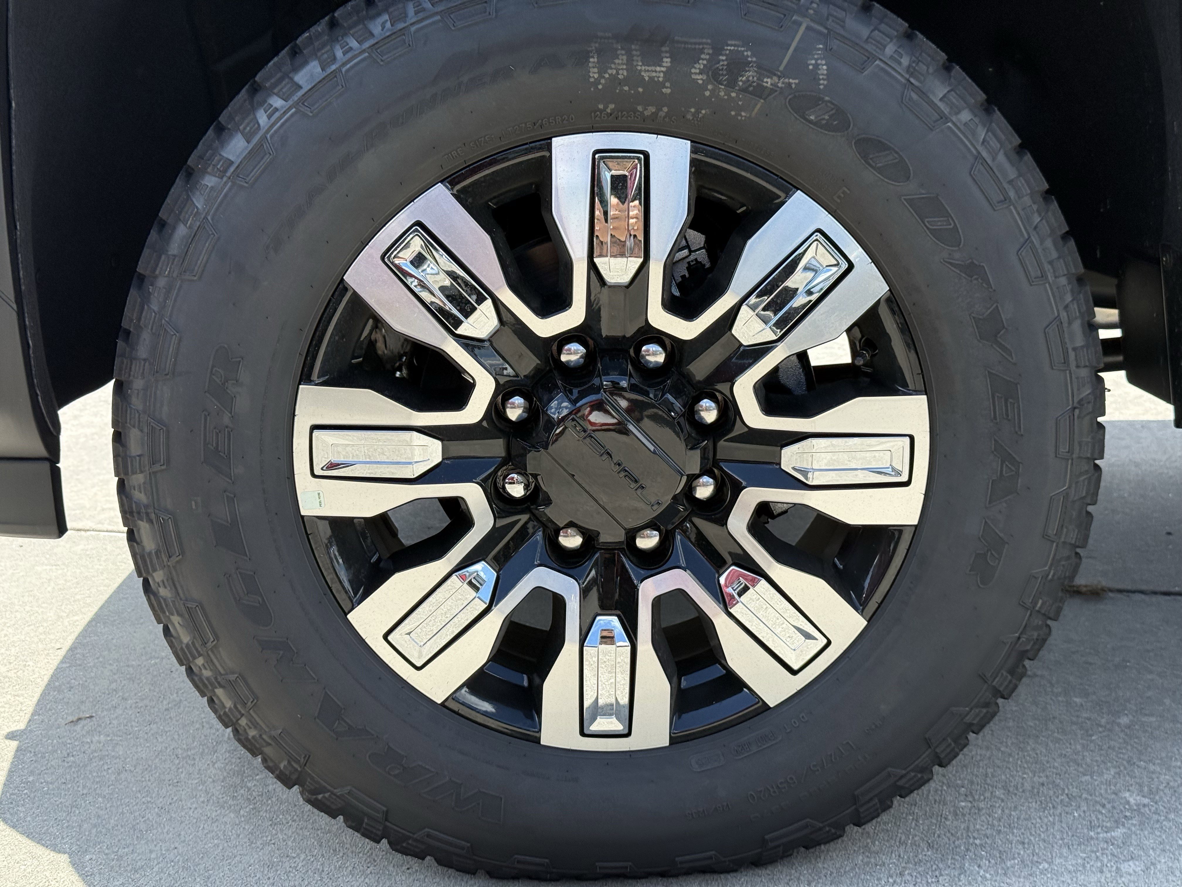 New 2026 GMC Sierra 2500 Denali w/ Denali Reserve Package image 9