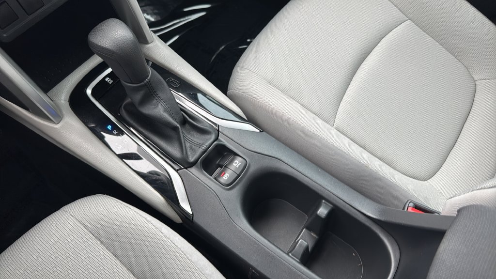 Used 2024 Toyota Corolla Cross L FWD image 30