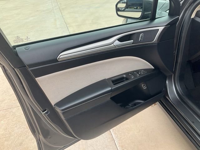 Used 2018 Ford Fusion S FWD image 5
