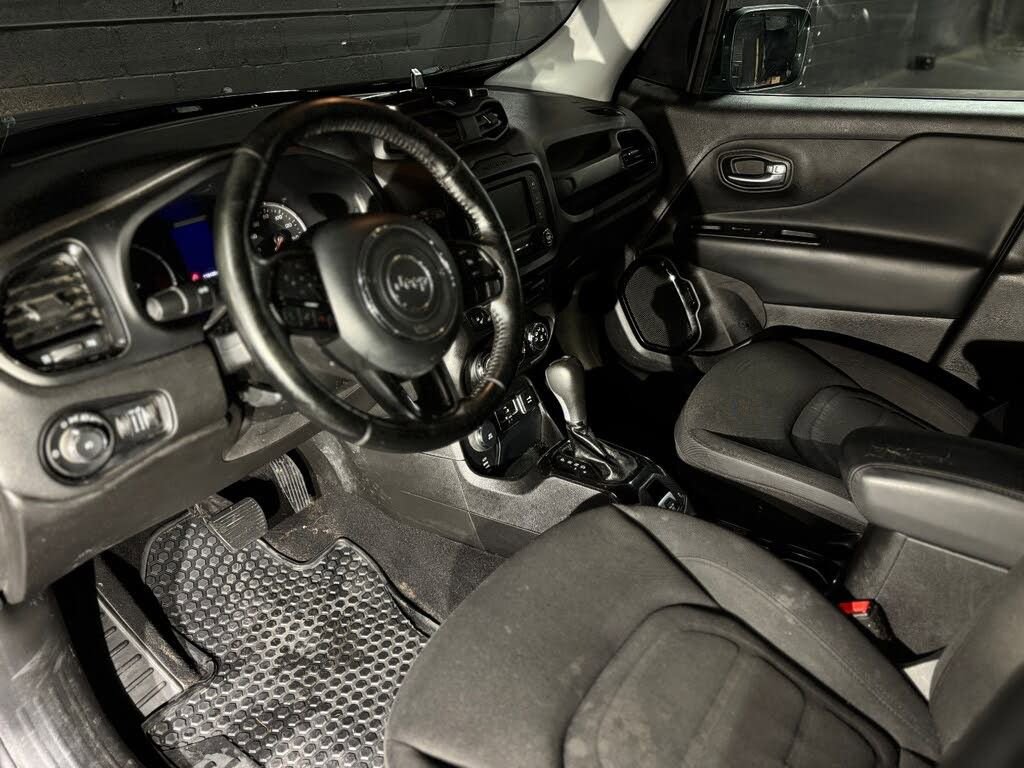 Used 2017 Jeep Renegade Altitude AWD/4WD image 9