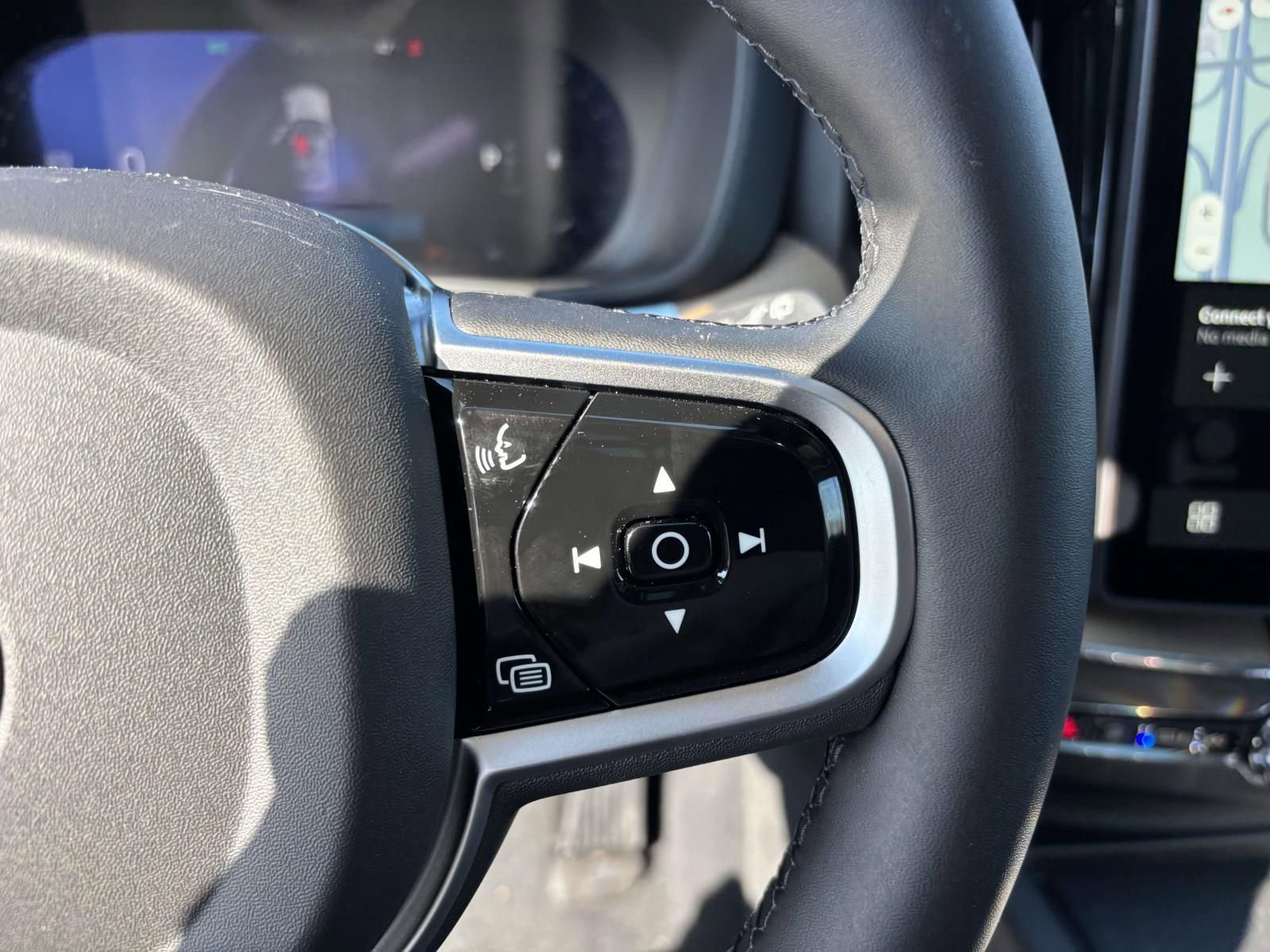 New 2026 Volvo XC60 B5 Plus w/ Protection Package Premier AWD/4WD image 18