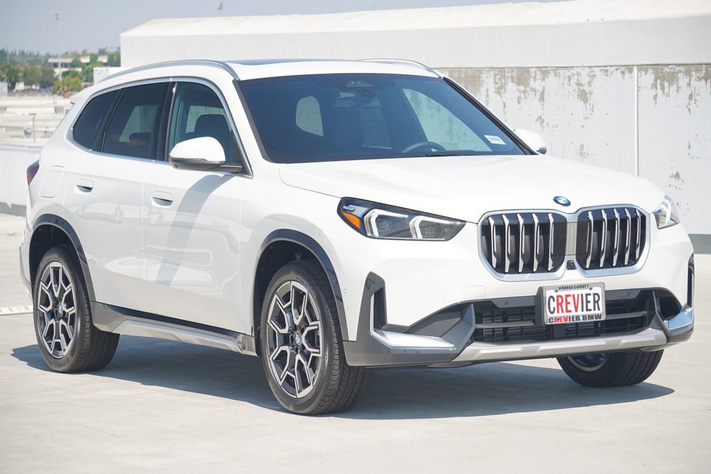 Used 2025 BMW X1 xDrive28i w/ Technology Package image 3