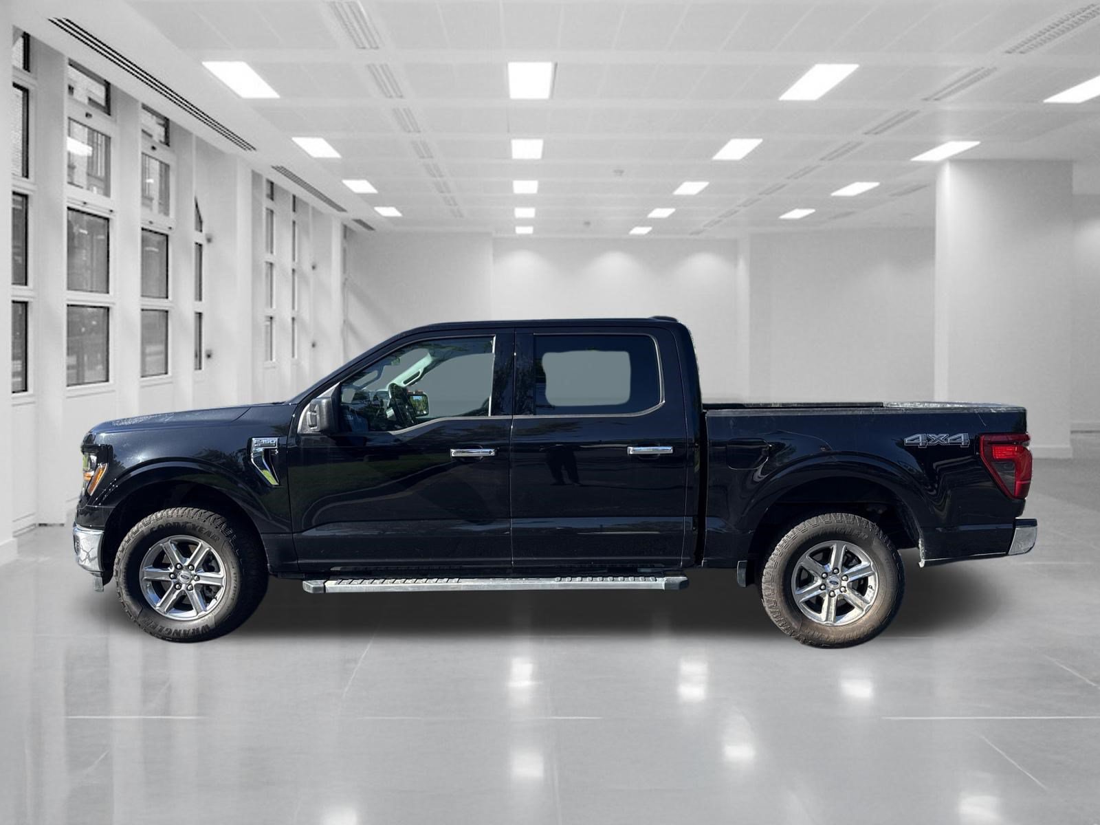 Used 2025 Ford F150 XLT w/ Equipment Group 301A Standard AWD/4WD image 8