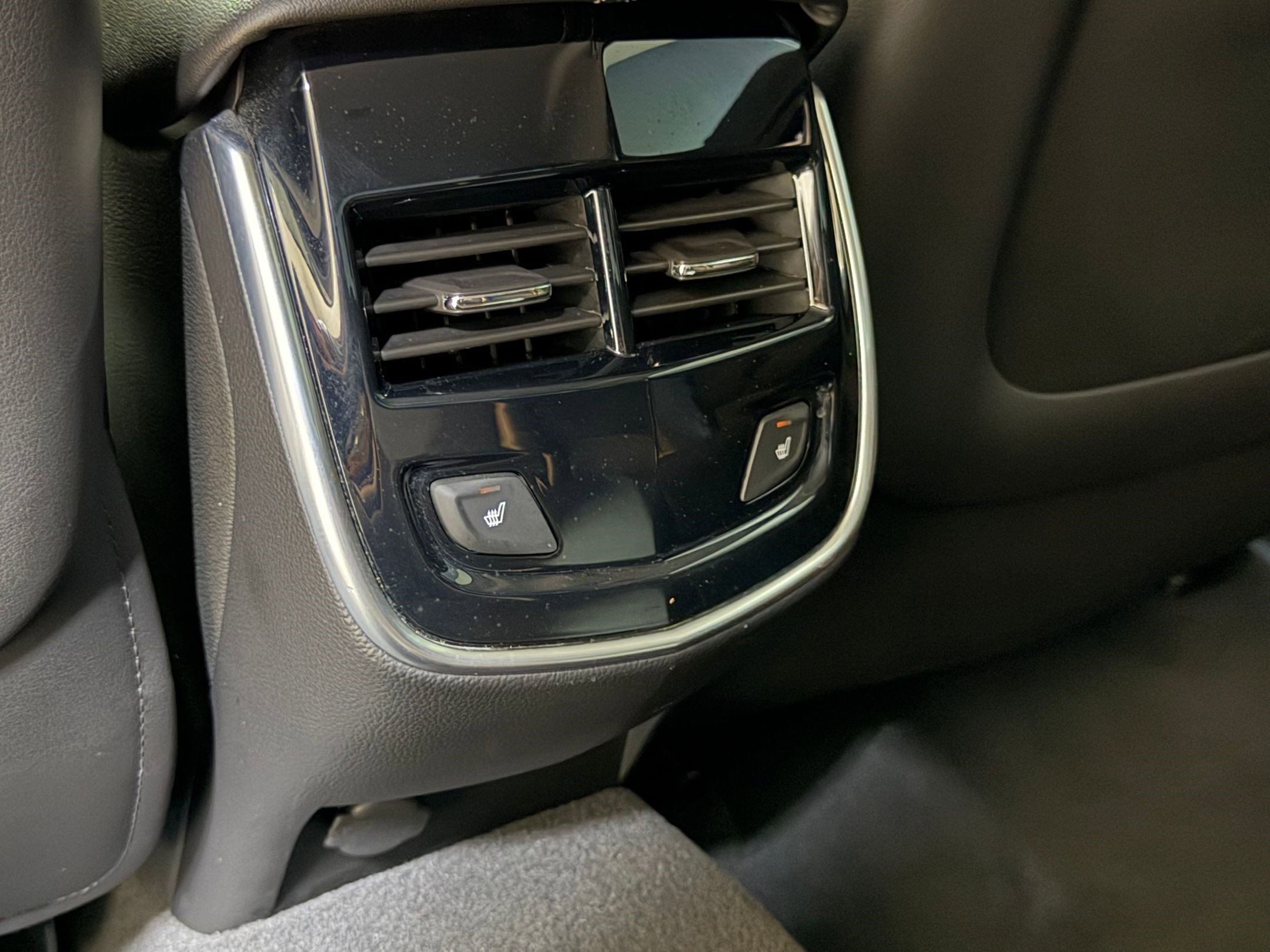Used 2015 Cadillac XTS Luxury AWD/4WD image 36