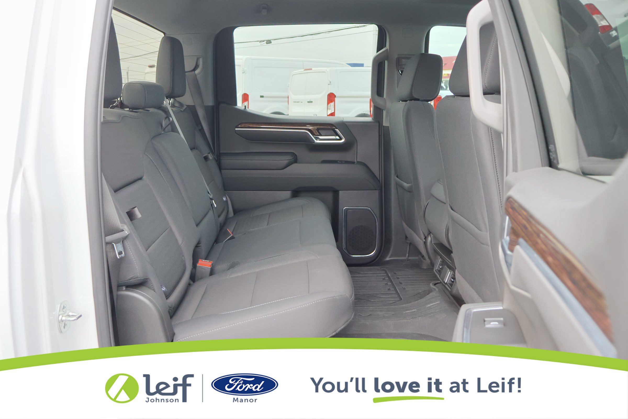 Used 2025 GMC Sierra 1500 Elevation image 32