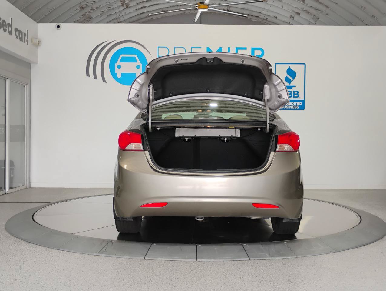 Used 2013 Hyundai Elantra Limited w/ Technology Pkg FWD image 5