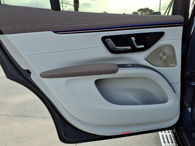 Certified 2023 Mercedes-Benz EQS 580 4MATIC SUV image 16