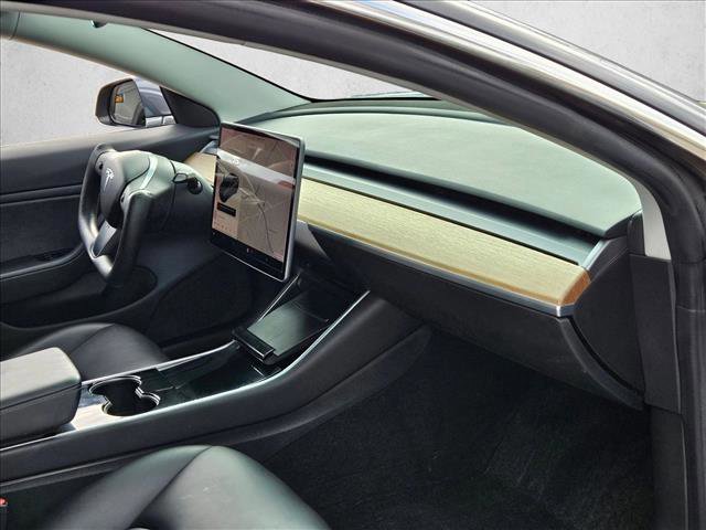 Used 2019 Tesla Model 3 Standard Range Plus image 18