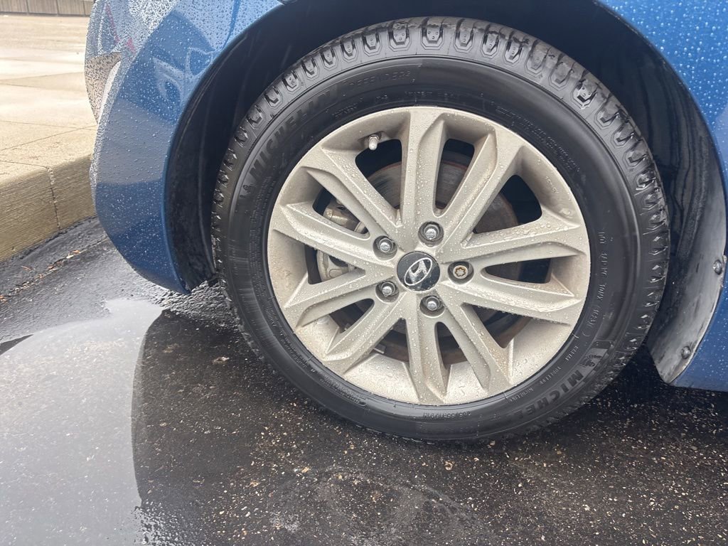 Used 2015 Hyundai Elantra SE w/ Option Group 03 image 7