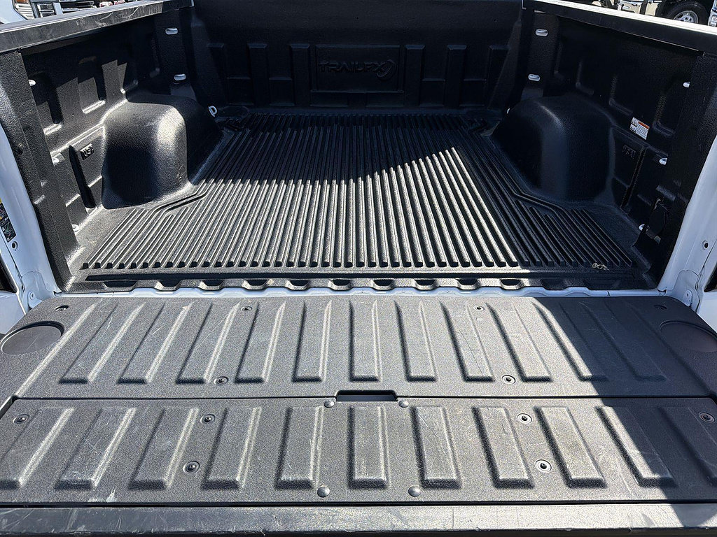 Used 2026 GMC Sierra 1500 SLT RWD image 25