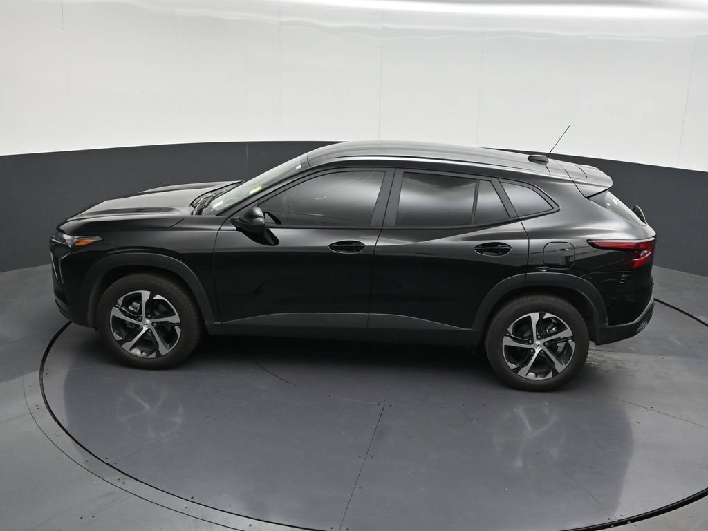 Used 2025 Chevrolet Trax RS w/ Driver Confidence Package FWD image 16