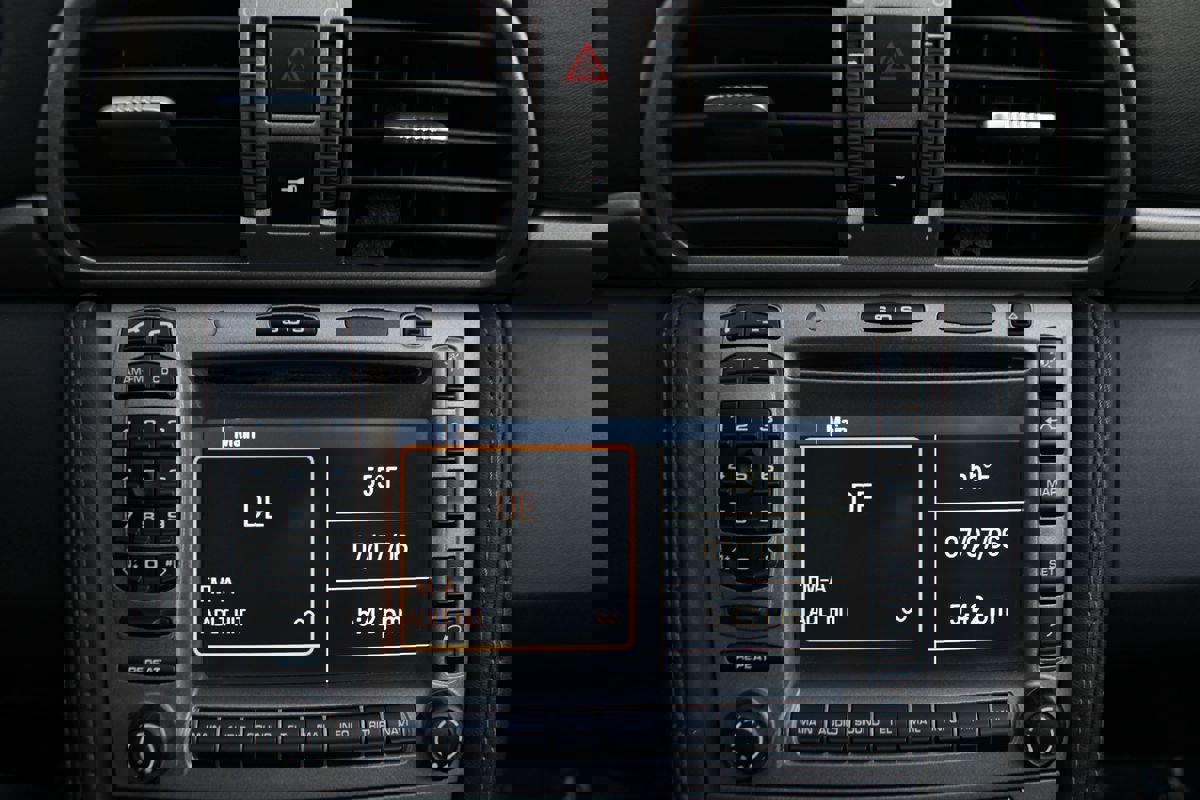 Used 2005 Porsche 911 Carrera image 27