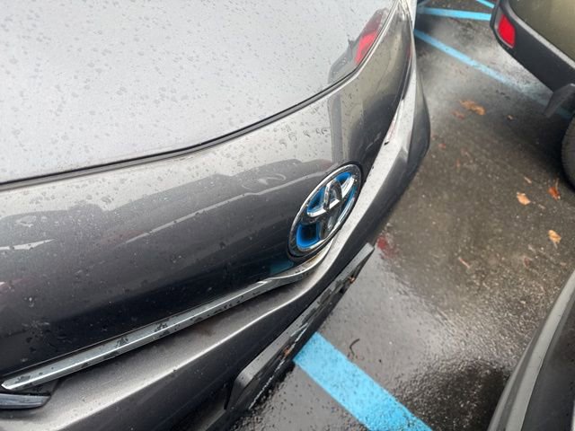 Used 2013 Toyota Prius V Two image 3