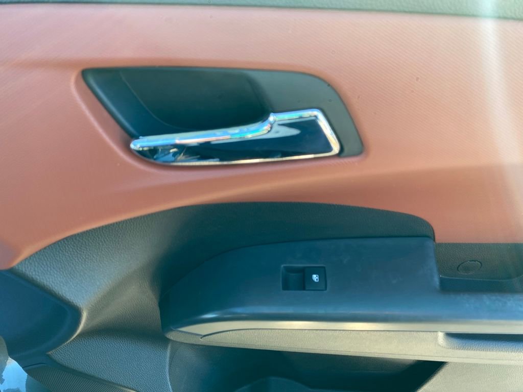 Used 2013 Chevrolet Sonic LTZ image 10