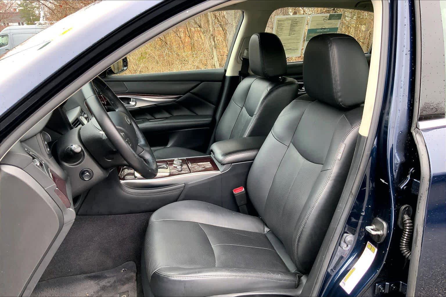 Used 2019 INFINITI Q70 L 3.7 AWD/4WD image 9
