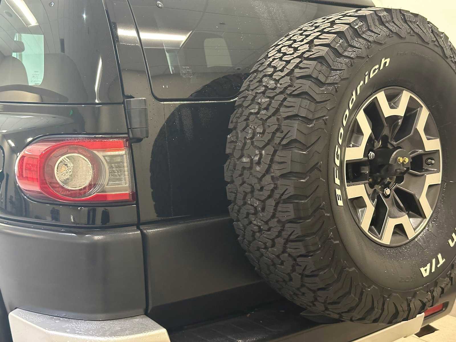 Used 2014 Toyota FJ Cruiser 4WD w/ Upgrade Package image 7