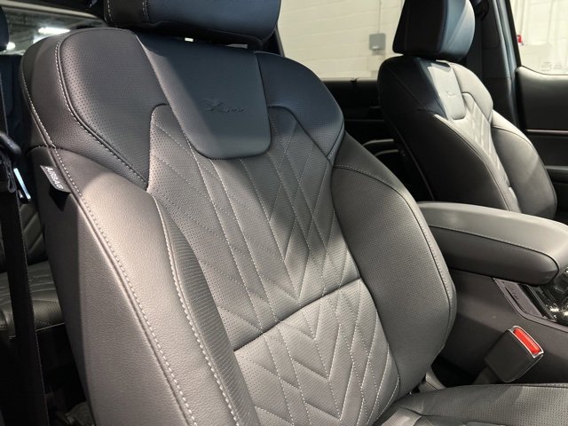 Used 2025 Kia Telluride AWD image 58