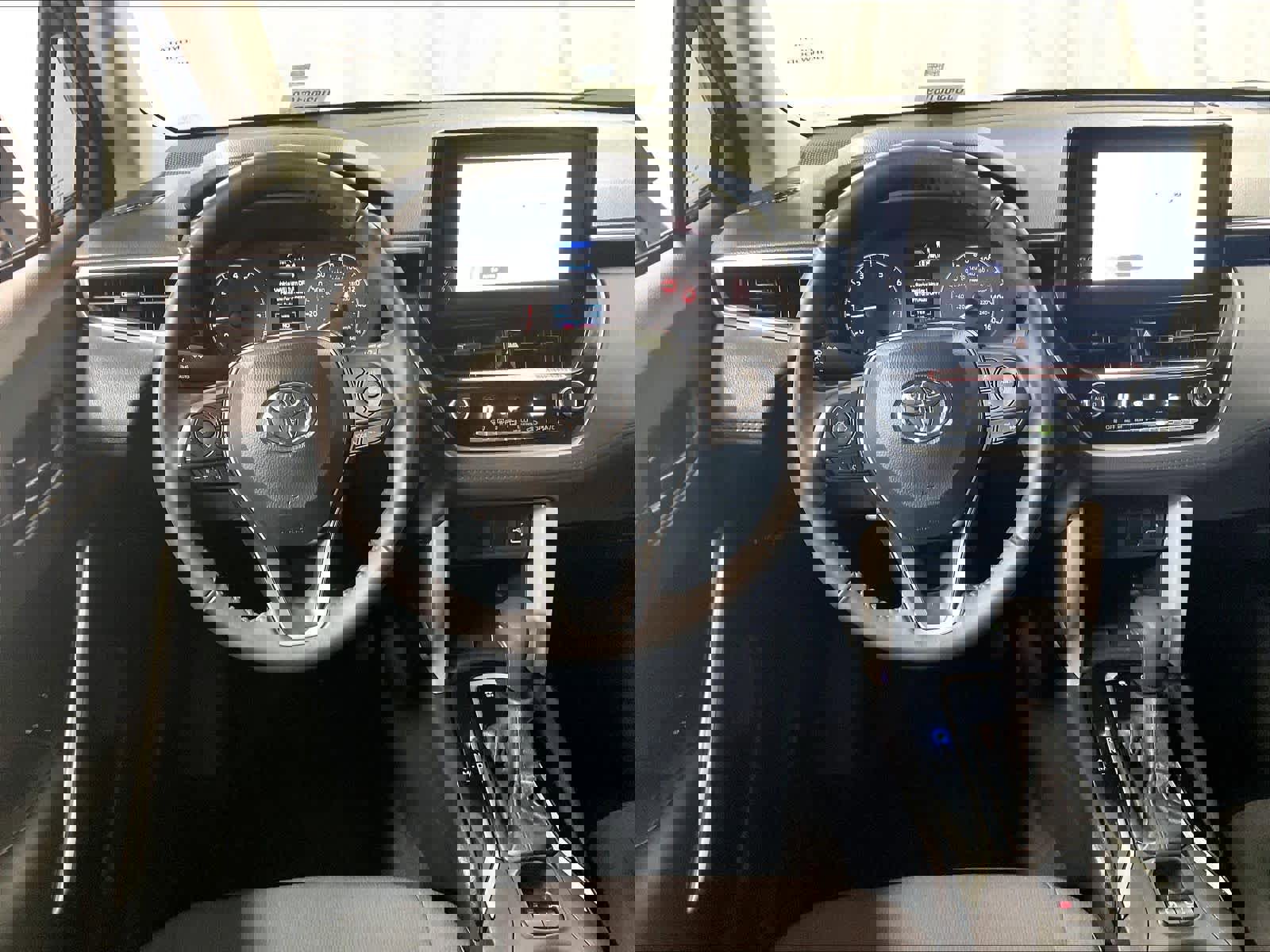 Used 2024 Toyota Corolla Cross LE image 18