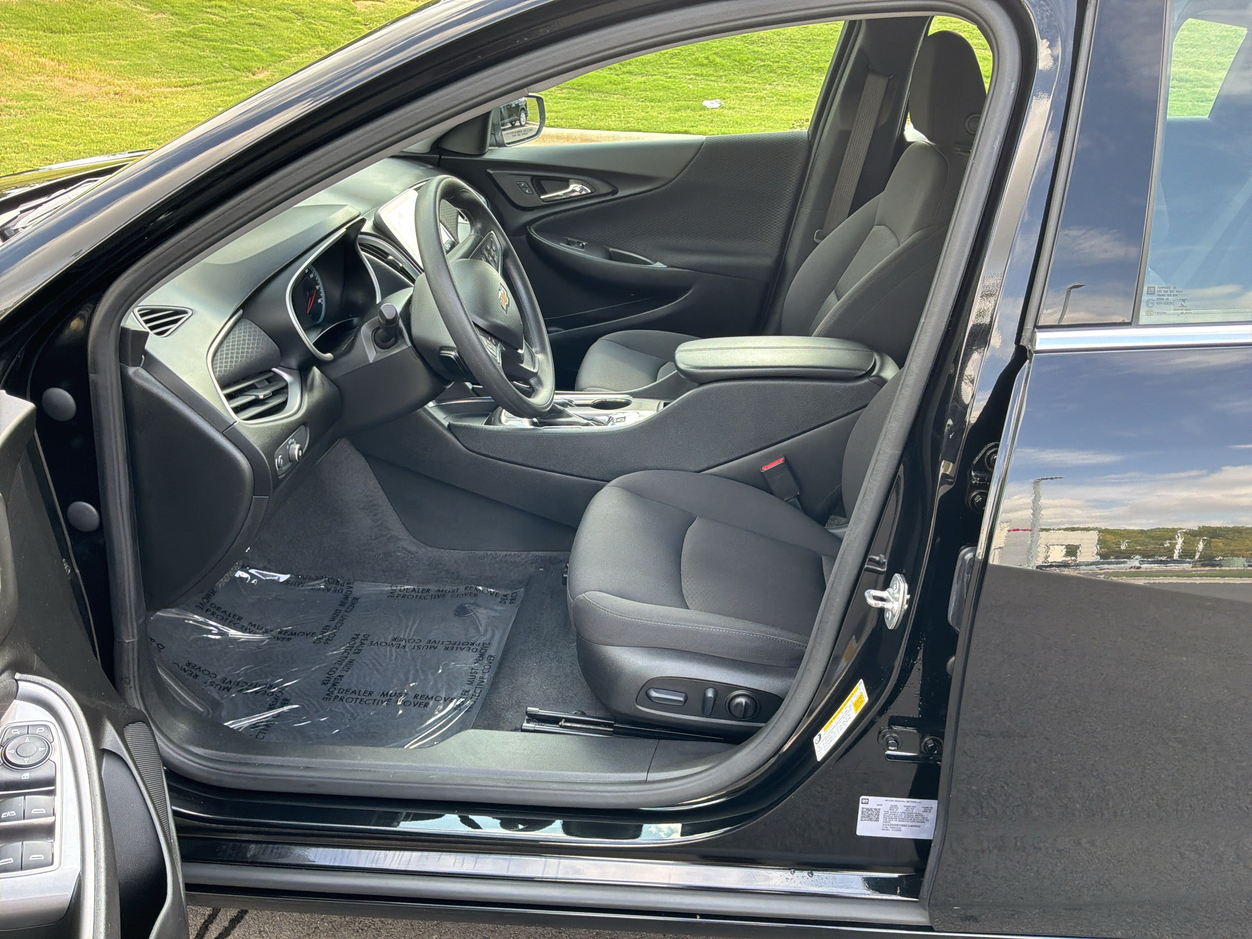 Used 2025 Chevrolet Malibu LT FWD image 16