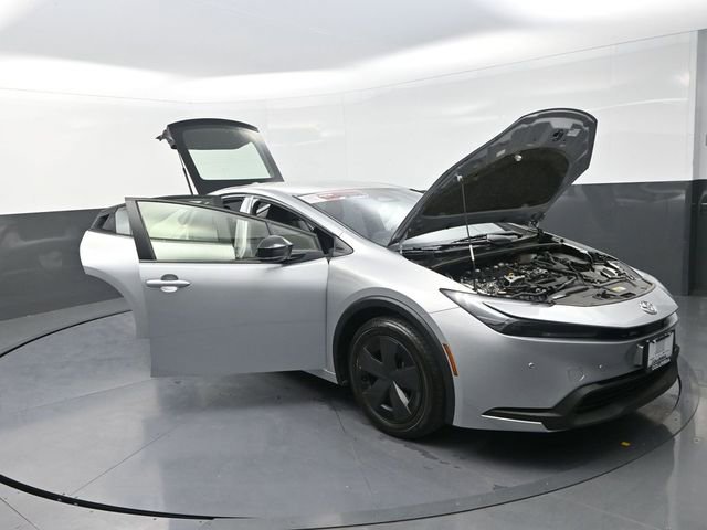 Used 2024 Toyota Prius LE image 27