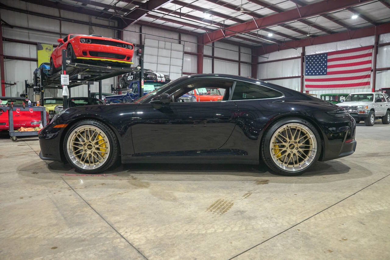 Used 2025 Porsche 911 GTS image 4