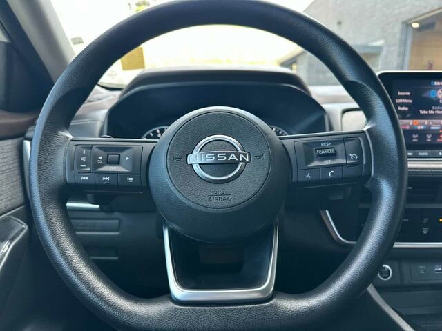 Used 2023 Nissan Rogue S image 27