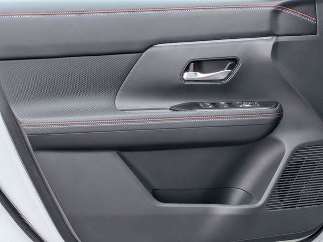 Used 2025 Nissan Kicks SR w/ Illumination Package FWD image 12