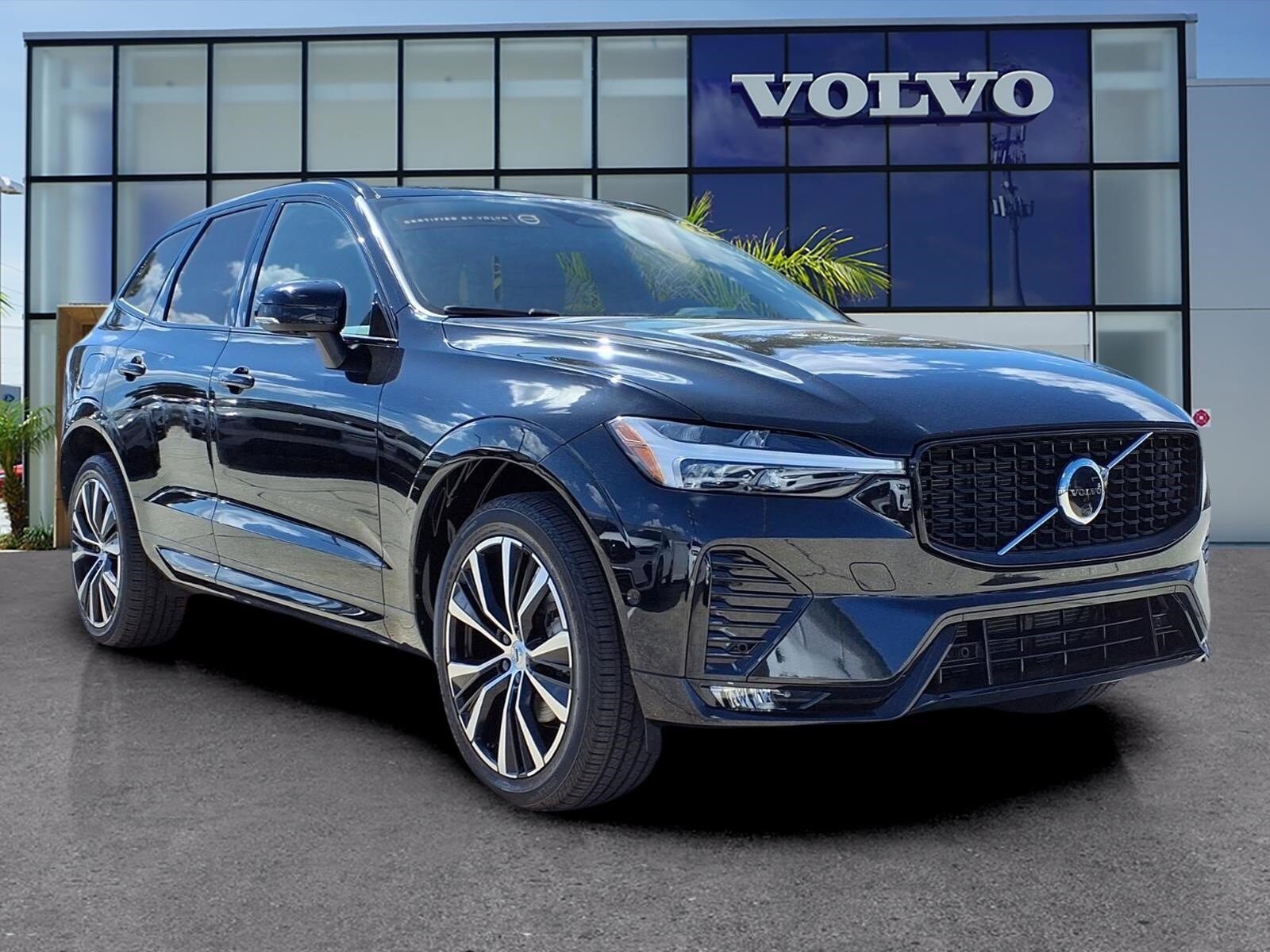 Certified 2023 Volvo XC60 B5 Plus w/ Protection Package Premier FWD video 1