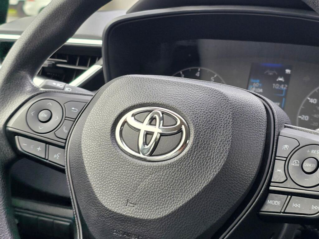 Used 2023 Toyota Corolla LE w/ Carpet Mat Package (TMS) FWD image 27