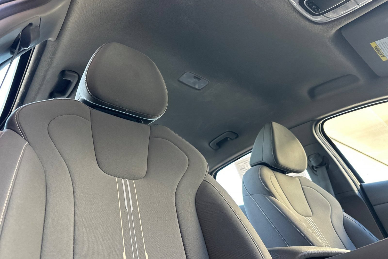 Used 2022 Hyundai Elantra SEL w/ Convenience Package FWD image 17