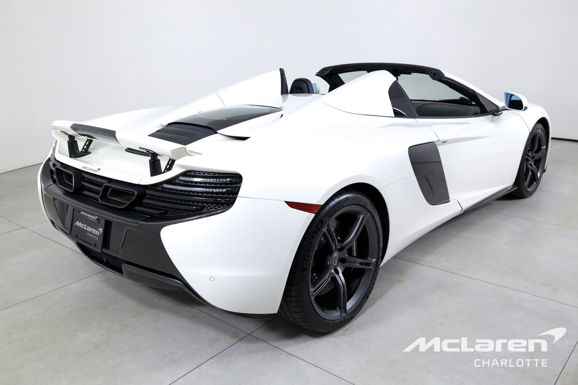 Used 2015 McLaren 650S Spider image 10