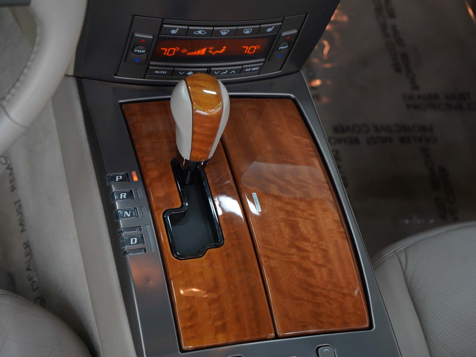 Used 2005 Cadillac XLR image 27